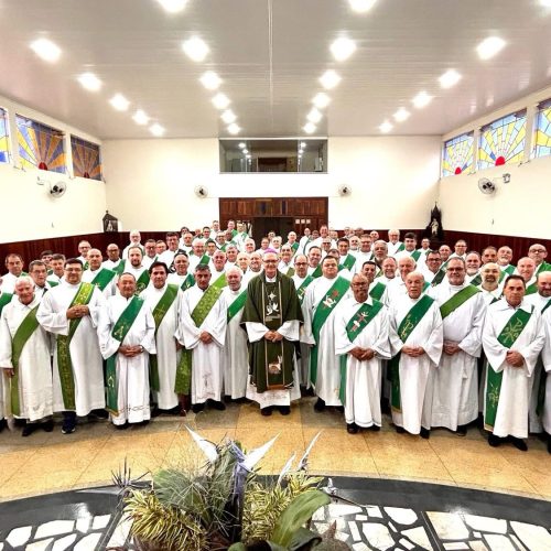 Diáconos de Carambeí participam de retiro espiritual em Ponta Grossa