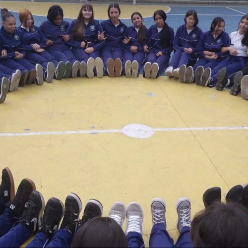 Procura por colégios cívico-militares cresce e fila chega a 20 mil estudantes no Paraná