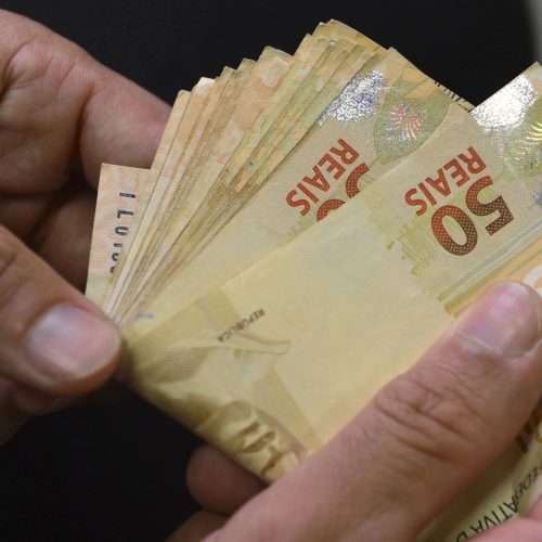 Beneficiários com NIS de final 4 recebem Bolsa Família de agosto