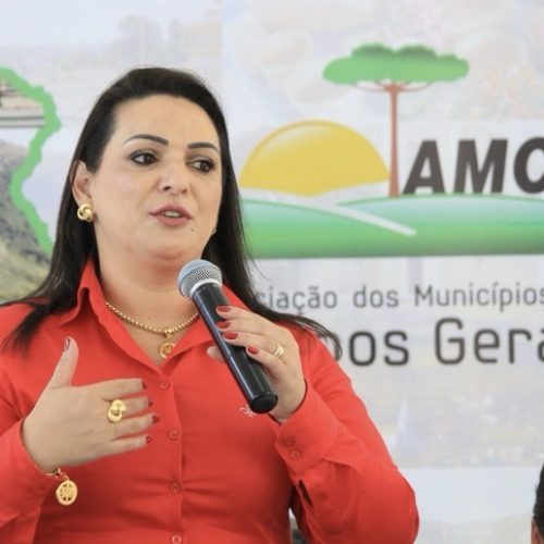 Prefeita de Carambeí, Elisangela Pedroso, participa da Caravana Federativa em Foz do Iguaçu