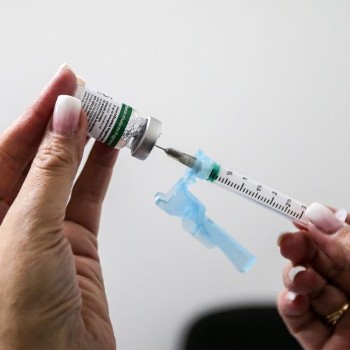 Vacinação contra a gripe continuará no Paraná para atingir grupos prioritários