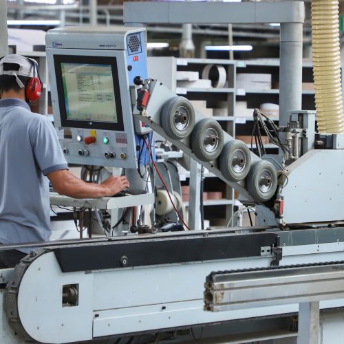 Da indústria ao comércio: Agências do Trabalhador ofertam 22 mil vagas no Paraná