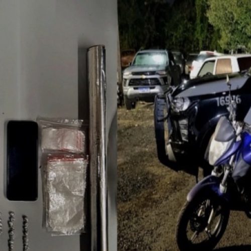 Ação do Choque apreende drogas e identifica motocicleta adulterada na região