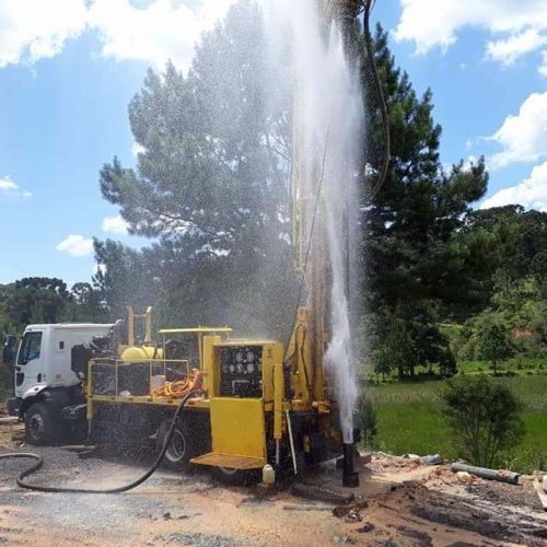 Poços artesianos: Estado leva água potável a 1,2 mil famílias do campo no 1º semestre