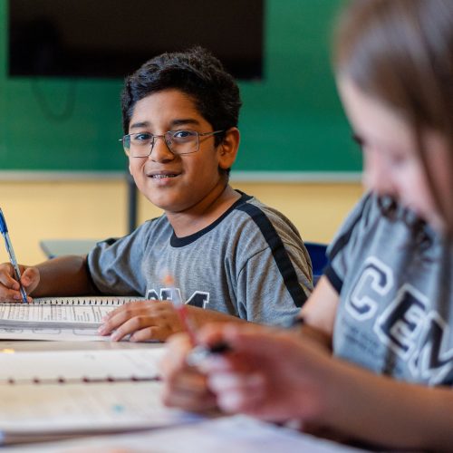 Rede estadual retoma aulas na segunda com 988 novos professores e mais intercâmbios