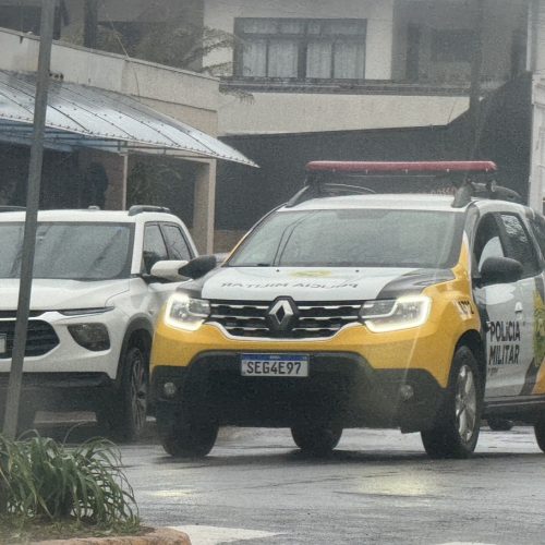 Condutor com sinais de embriaguez e CNH suspensa é detido pela polícia em Carambeí