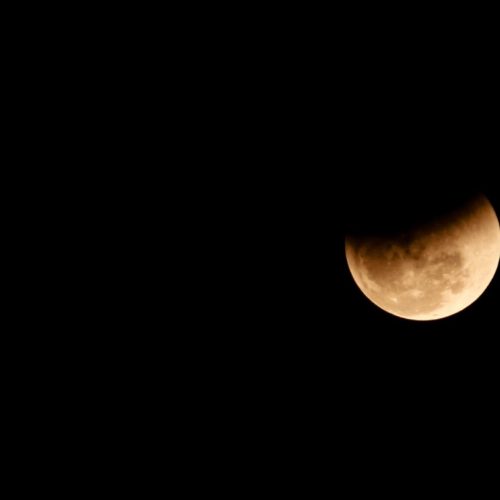Eclipse lunar poderá ser visto na noite desta quinta-feira (27)