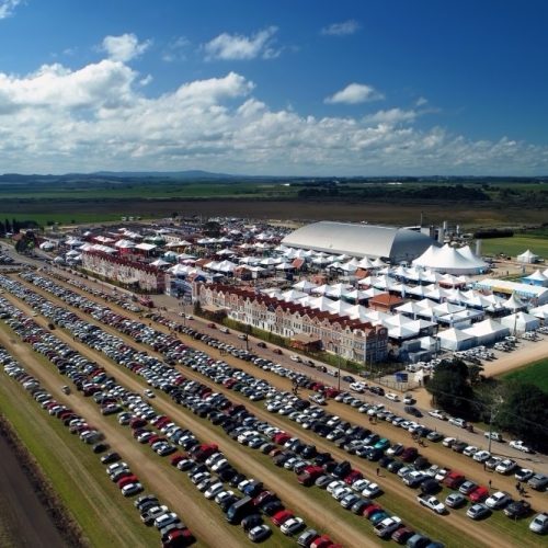 Castro divulga atrativos turísticos do município em estande no Agroleite