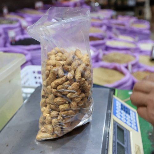 Paraná é o 3º maior exportador de peru do Brasil; safra de amendoim deve ter recorde
