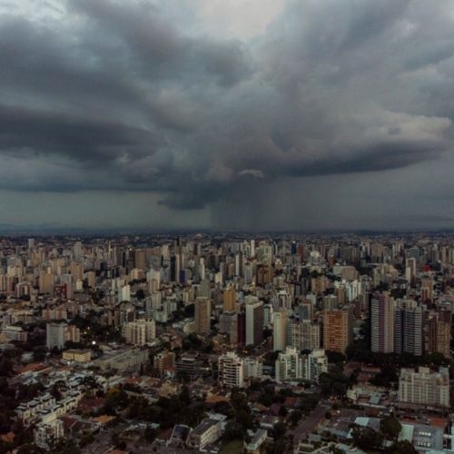 Ventos fortes! Inmet emite 13 alertas de tempestade nesta segunda (31)