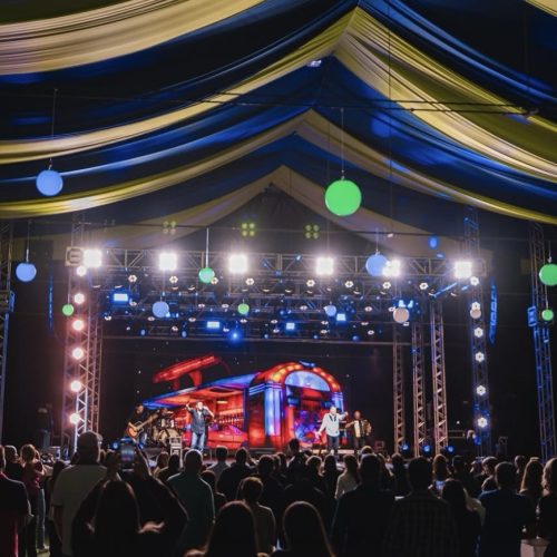 Cezar e Paulinho encantam o público em Carambeí durante festival da Frísia