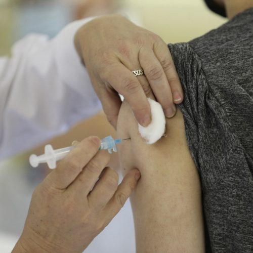 Com 3,5 milhões de pessoas vacinadas, taxa de detecção de Influenza cai para 4% no Estado