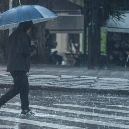 Frente fria que atinge o Paraná no domingo será menos intensa do que na semana passada