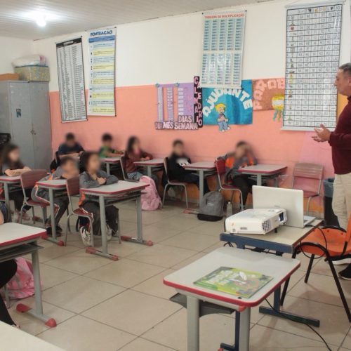 Secretaria de Meio Ambiente promove palestras sobre conscientização ambiental nas escolas de Carambeí