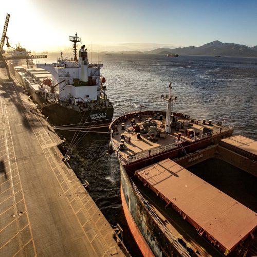 Máquinas e agronegócio em alta: exportações do Paraná crescem 3,7% em 2026