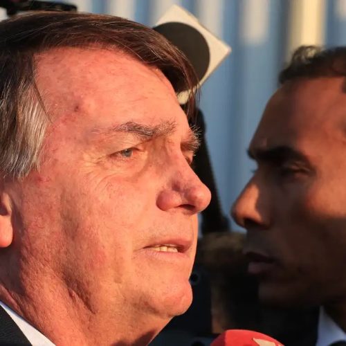 Moraes autoriza Bolsonaro a receber visita de médicos particulares