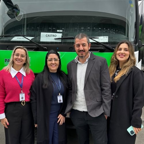 Secretaria de Agricultura de Castro recebe caminhão de R$ 420 mil do Governo do Estado