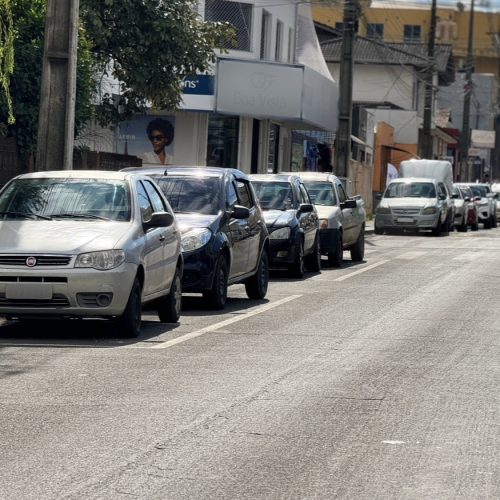 Pagamento de licenciamento de veículos com placas finais 3, 4 e 5 começa em setembro