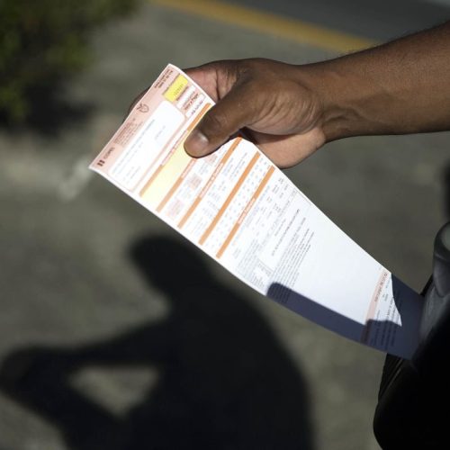 Conta de luz deve ficar mais barata no mês de julho: entenda