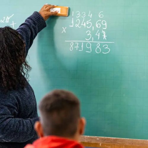Paraná fica em 1º lugar do Brasil e supera países da América Latina em avaliação de educação