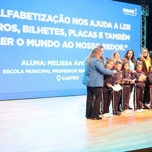 Castro tem seis escolas premiadas no Alfabetiza Juntos e se destaca entre os melhores resultados do Paraná