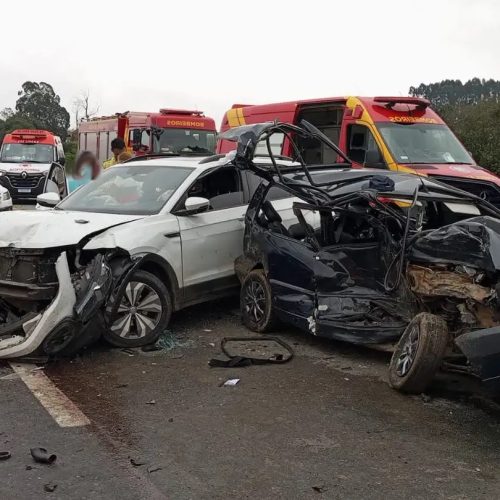 Grave acidente com nove veículos fecha BR-277 na região