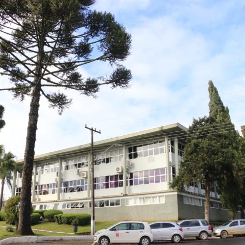 Prefeitura de Castro suspende aulas e transporte escolar nesta sexta-feira diante de previsão de tempestades