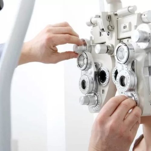 Oftalmologistas alertam para uso de telas e a miopia em crianças