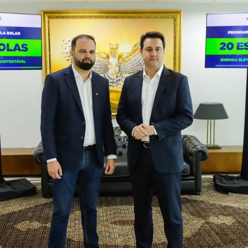 Governador anuncia pacote para educação com novas escolas, ampliações e placas solares