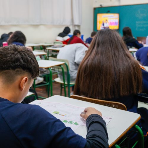 Paraná é o 1º do país a incluir previdência na grade curricular de escolas públicas