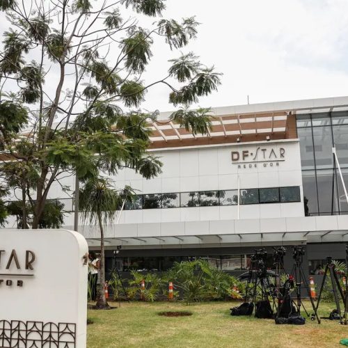 Bolsonaro apresenta melhora clínica, mas segue em UTI