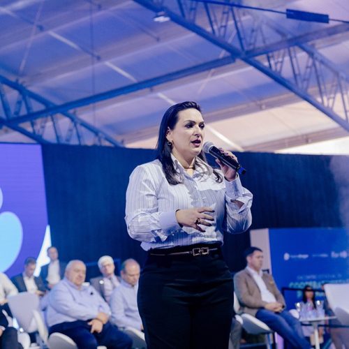 Prefeita Elisangela Pedroso destaca parceria de Carambeí com o cooperativismo no Encontro Estadual