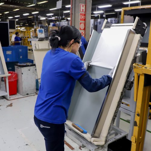 Paraná começa dezembro com recorde de 27,1 mil vagas nas Agências do Trabalhador