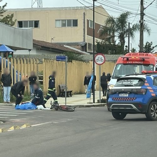 Mulher morre após ser atingida por ônibus em cruzamento de Carambeí