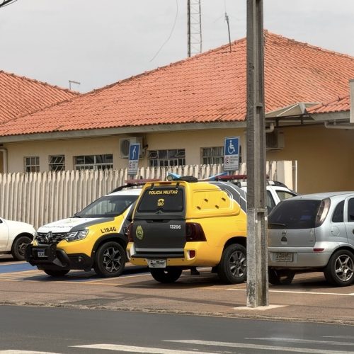 Paciente se irrita com agendamento e arremessa sacola contra funcionária em Carambeí