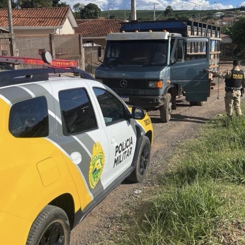 Caminhão furtado é recuperado após ação da Polícia Militar