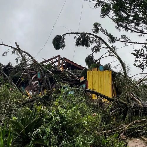 Tempestade, ventos fortes e granizo deixam Região Sul em alerta