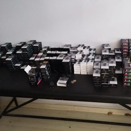 Polícia prende 3 pessoas por falsificar medicamentos e canetas emagrecedoras