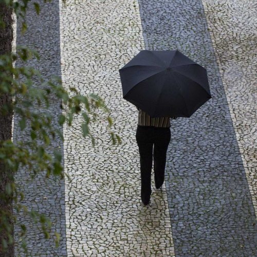 Abril teve chuvas irregulares e temperaturas máximas abaixo da média histórica