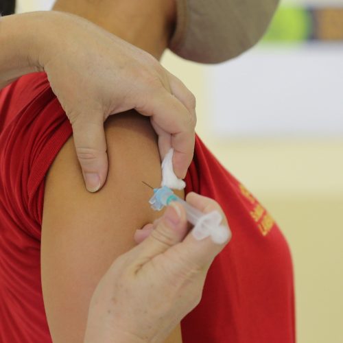 Dia D: campanha de vacinação contra a gripe começa neste sábado no Paraná