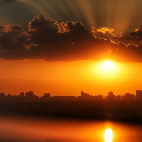 Primeira onda de calor de 2026 chega ao Paraná em pleno outono