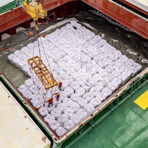 78,3 mil toneladas: navio bate recorde de movimentação de fertilizantes em Paranaguá