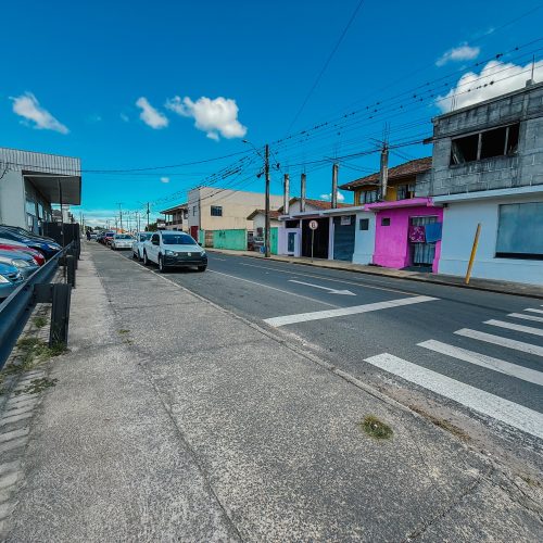 Detransede altera sentido de via para melhorar fluxo próximo à escola em Carambeí
