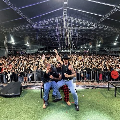 Us Agroboy fazem show de 2h30 e levam público ao delírio em Carambeí
