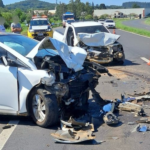 Grave colisão na PR-151 em Carambeí deixa criança em estado grave e mais quatro feridos