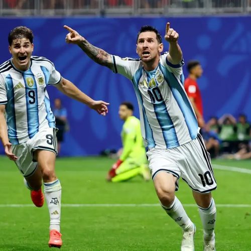 Argentina busca virada, despacha Egito e mantém vivo o sonho do tetra