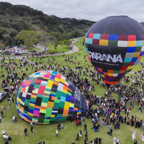 Balões no Parque Barigui encantam visitantes e convidam turistas para o Festival da Primavera