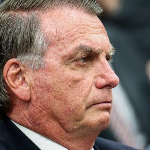 Bolsonaro pede autorização do STF para fazer procedimento médico