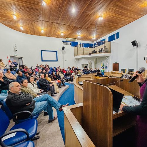 ‘Quarta Cultural’ estreia com sucesso e valoriza talentos de Carambeí
