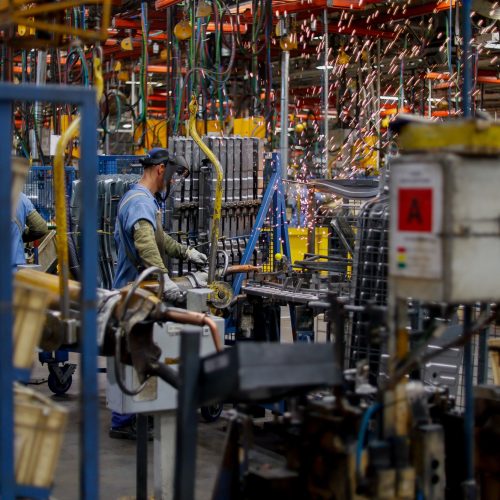 Paraná tem maior crescimento industrial do Brasil em março, 5 vezes acima da média nacional
